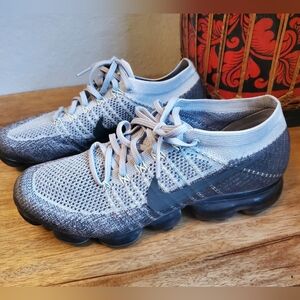 Nike Men's Grey and Black Flyknit VaporMax Sneakers